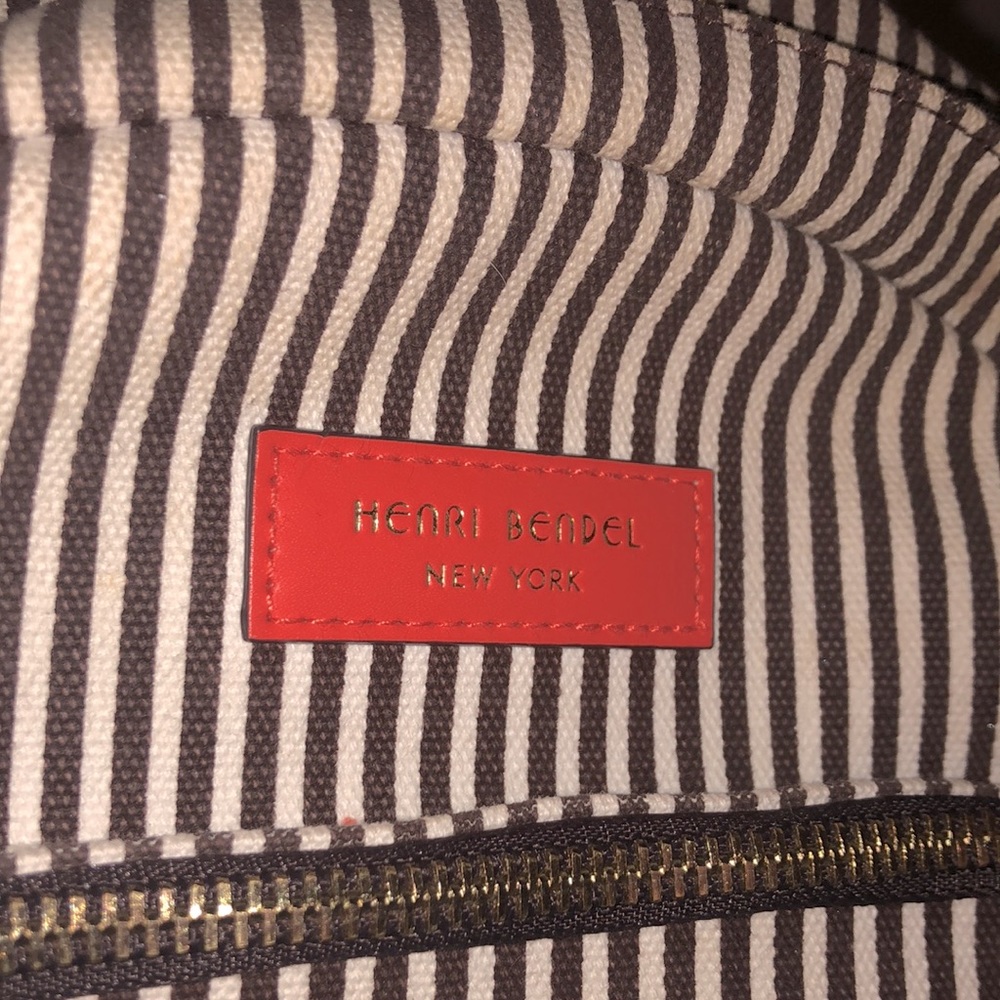 🔥ACT FAST🔥 RARE Henri Bendel Mini Backpack - Picture 2 of 4